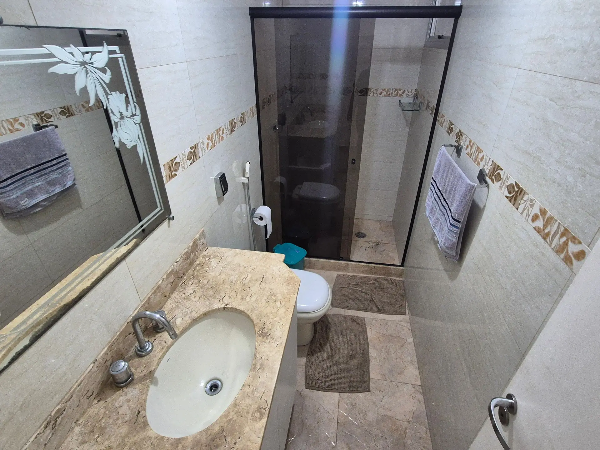 4-bedroom apartment with 3 bathrooms and a balcony — photo 52