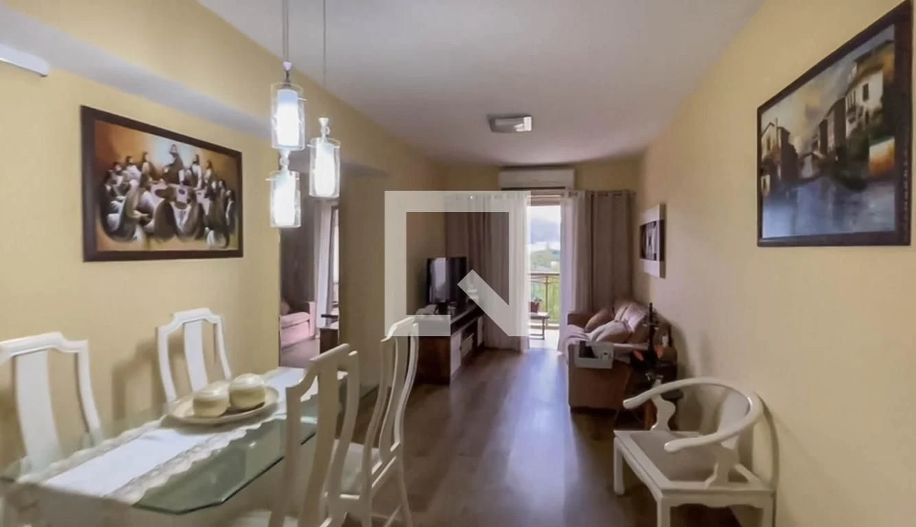 Furnished apartment with 3 bedrooms and 2 bathrooms