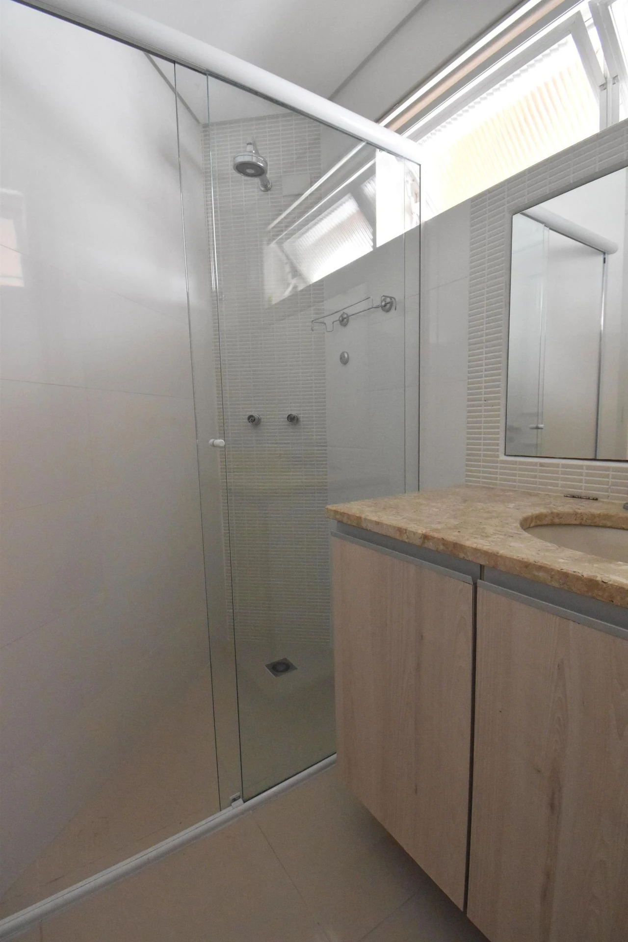 4-bedroom apartment with a jacuzzi — photo 32