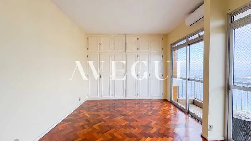 Unfurnished apartment with 4 bedrooms and floor-to-ceiling windows — photo 11