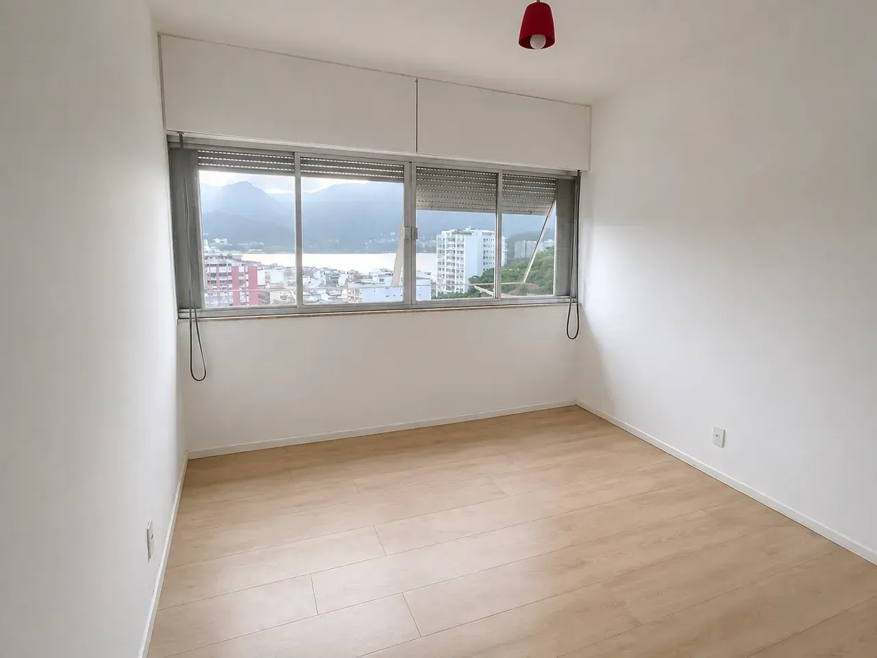 Unfurnished 150 m² apartment with 3 bedrooms and 4 bathrooms — photo 3