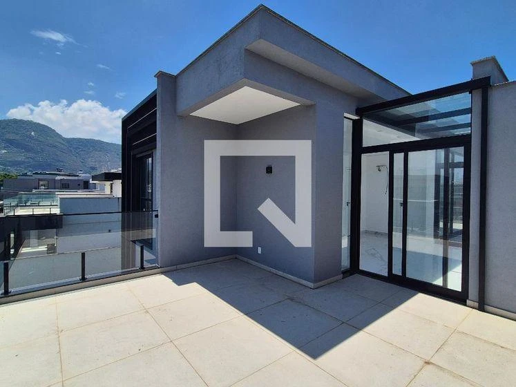 5-bedroom house with floor-to-ceiling windows — photo 24