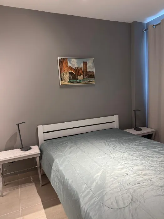 One-bedroom apartment in a building with a gym — photo 7