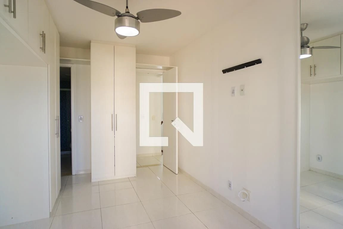 Apartamento sem mobília com 2 quartos e varanda fechada — photo 10