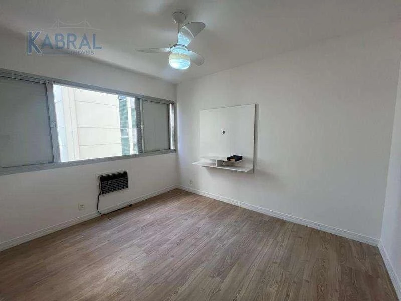 Дерев'яна підлога або ламінат та 1 спальня: квартира 43 м² — photo 6