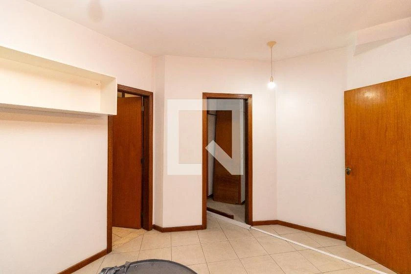 Квартира 244 м² с 4 спальнями и отдельной кухней — photo 41