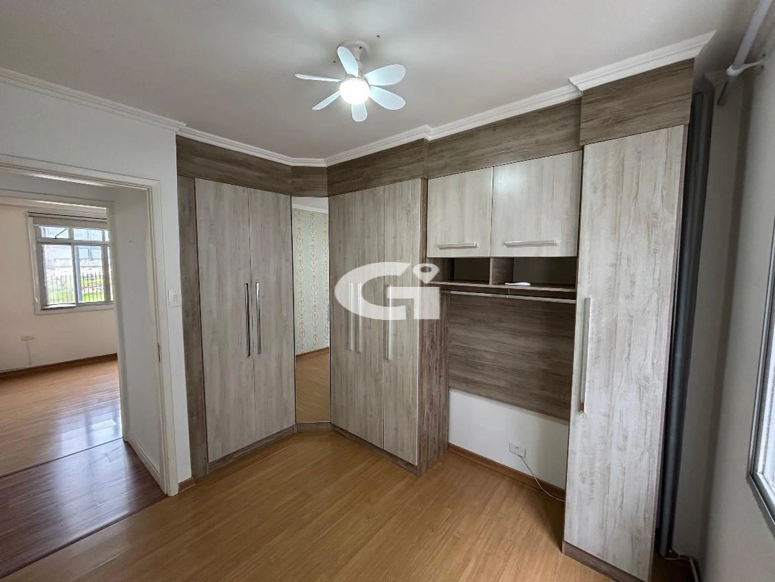 2-bedroom apartment with wood or laminate floors — photo 19