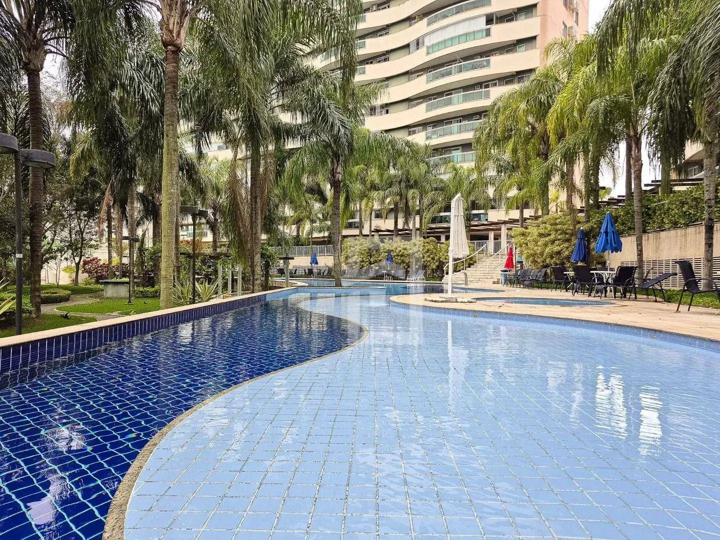 Furnished 235 m² apartment with 4 bedrooms — photo 15