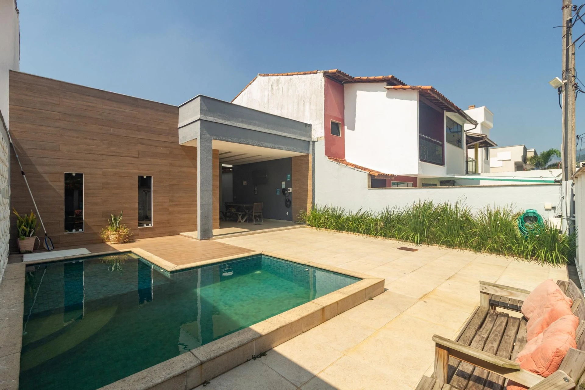 Casa de 3 quartos com churrasqueira privativa, Campo Grande