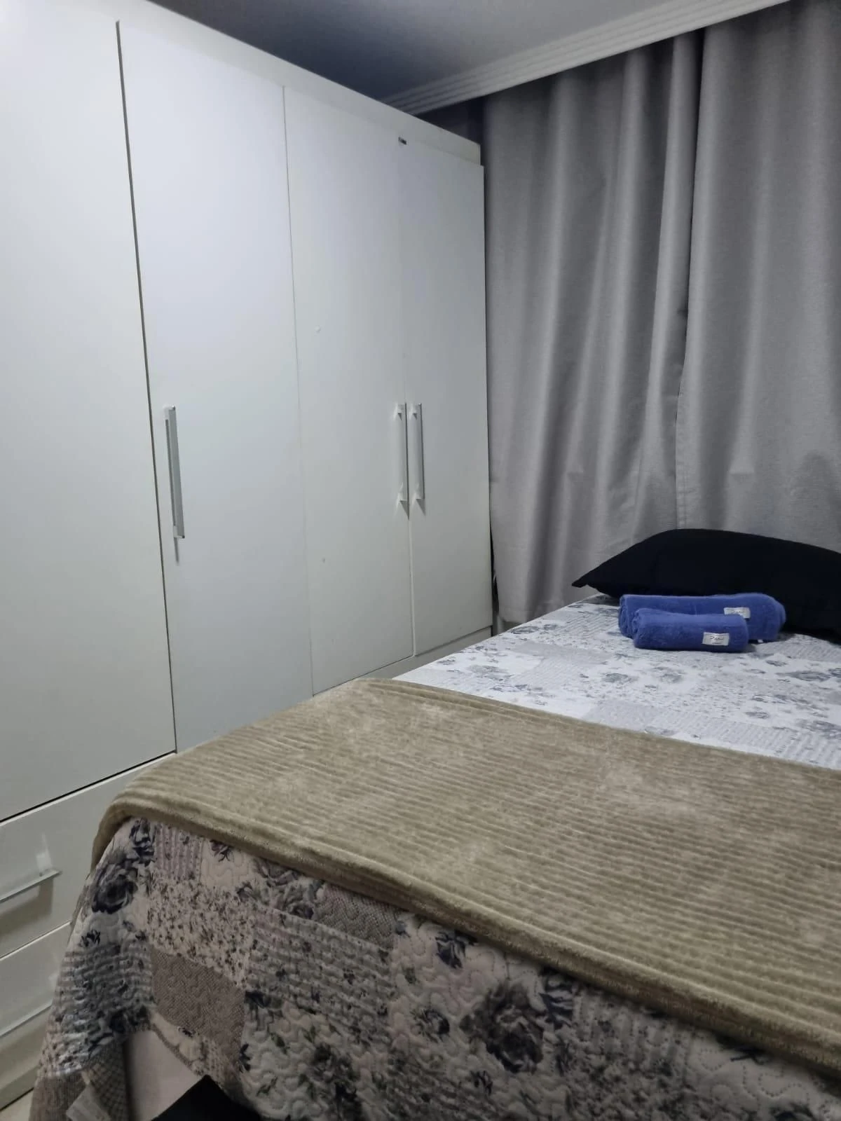 Furnished apartment with 2 bedrooms and open-plan kitchen — photo 20