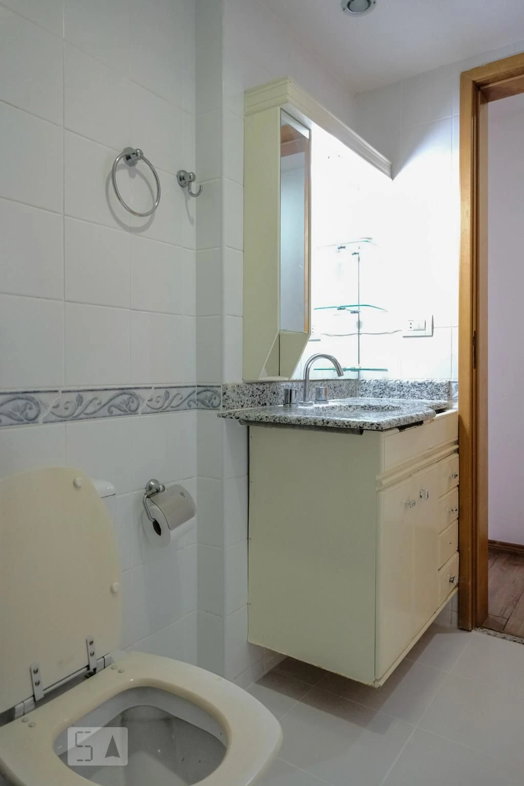 3-bedroom apartment with a mountain view — photo 24
