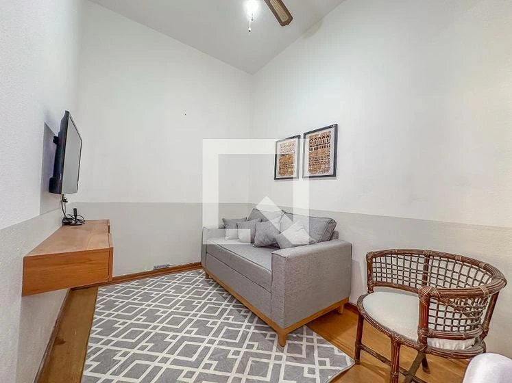 Деревянный пол или ламинат и 1 спальня: квартира 31 м² — photo 4