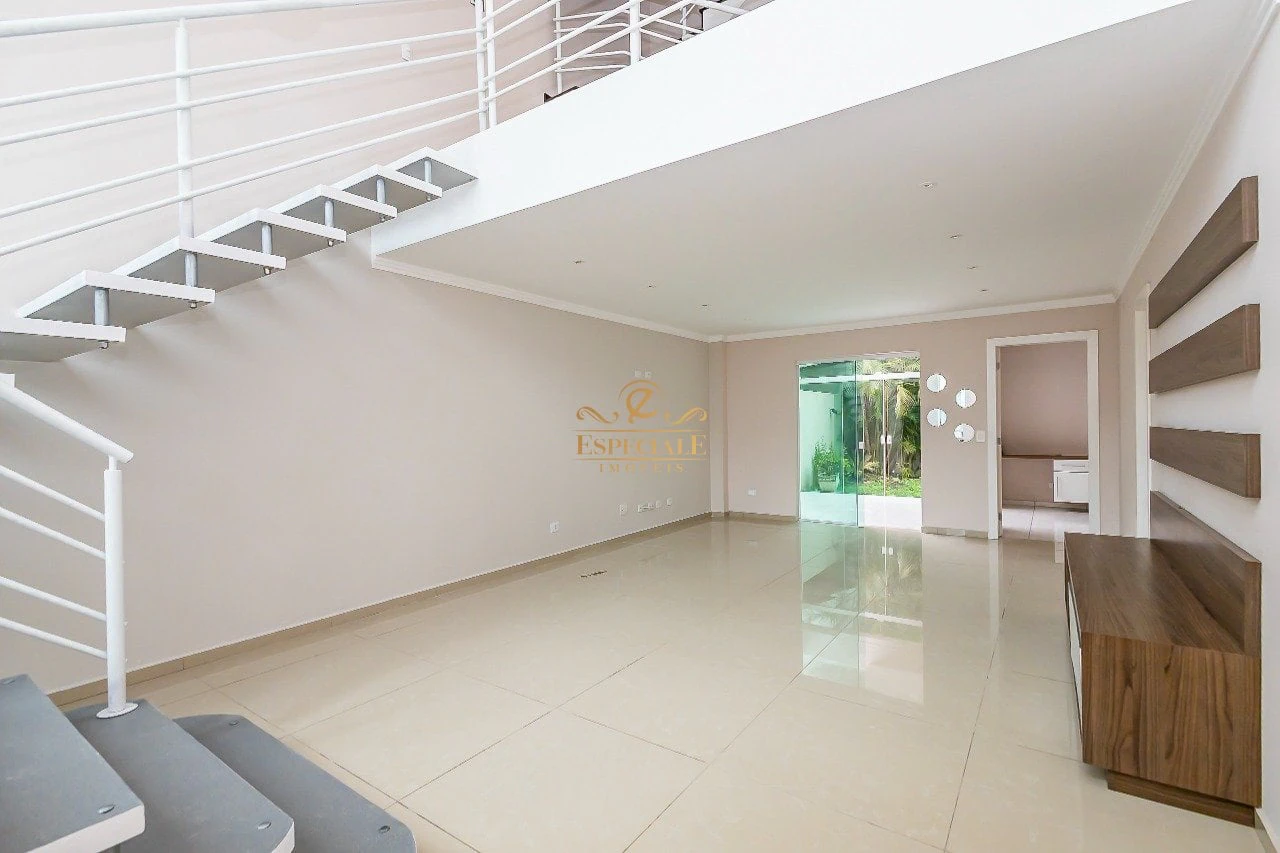 3-bedroom house with a home office in Curitiba