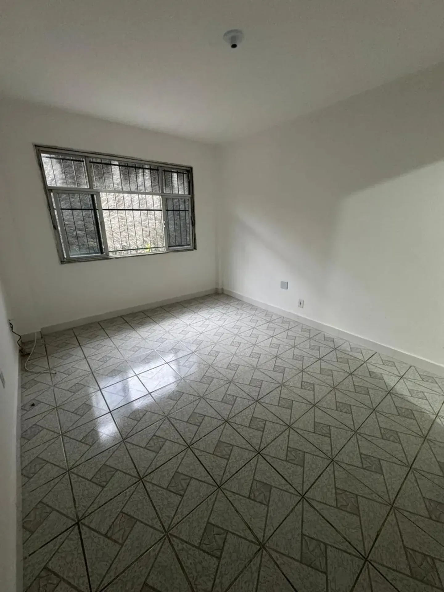 Unfurnished apartment with 2 bedrooms and 2 bathrooms — photo 23