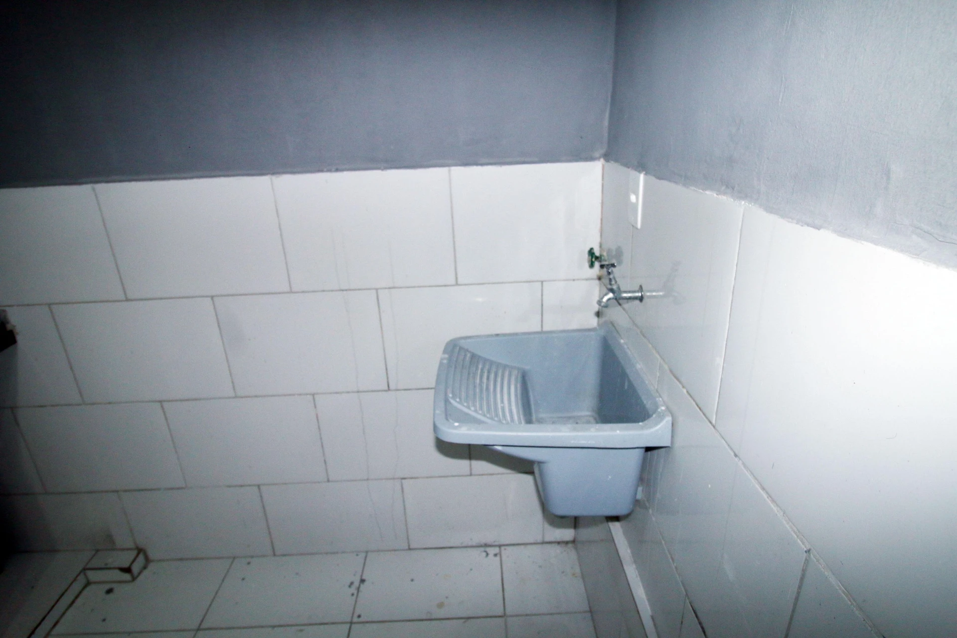 Unfurnished studio with 1 bedroom and a gas stove — photo 5
