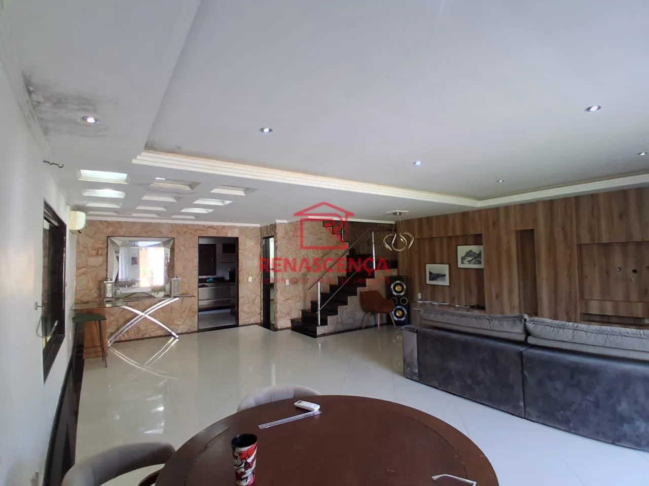 Гардеробная и 4 спальни: дом 323 м² — photo 11