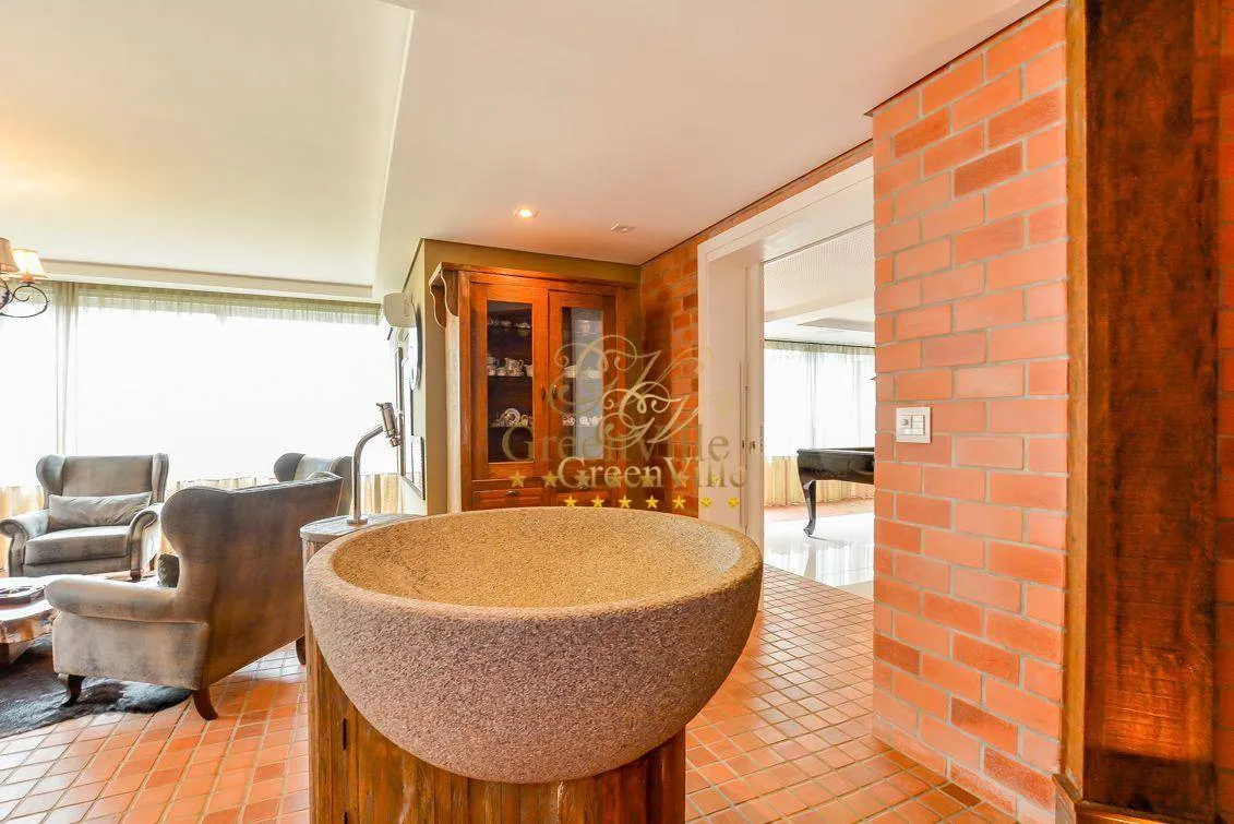 House with 4 en-suite bedrooms and private BBQ — photo 33