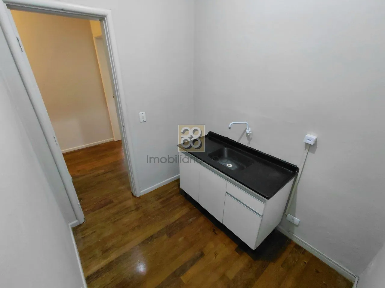 Apartment, 90 m², with wood or laminate floors — photo 15