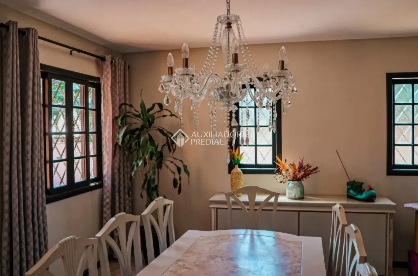 Casa sem mobília de 1100 m² com 3 suítes e jardim — photo 10