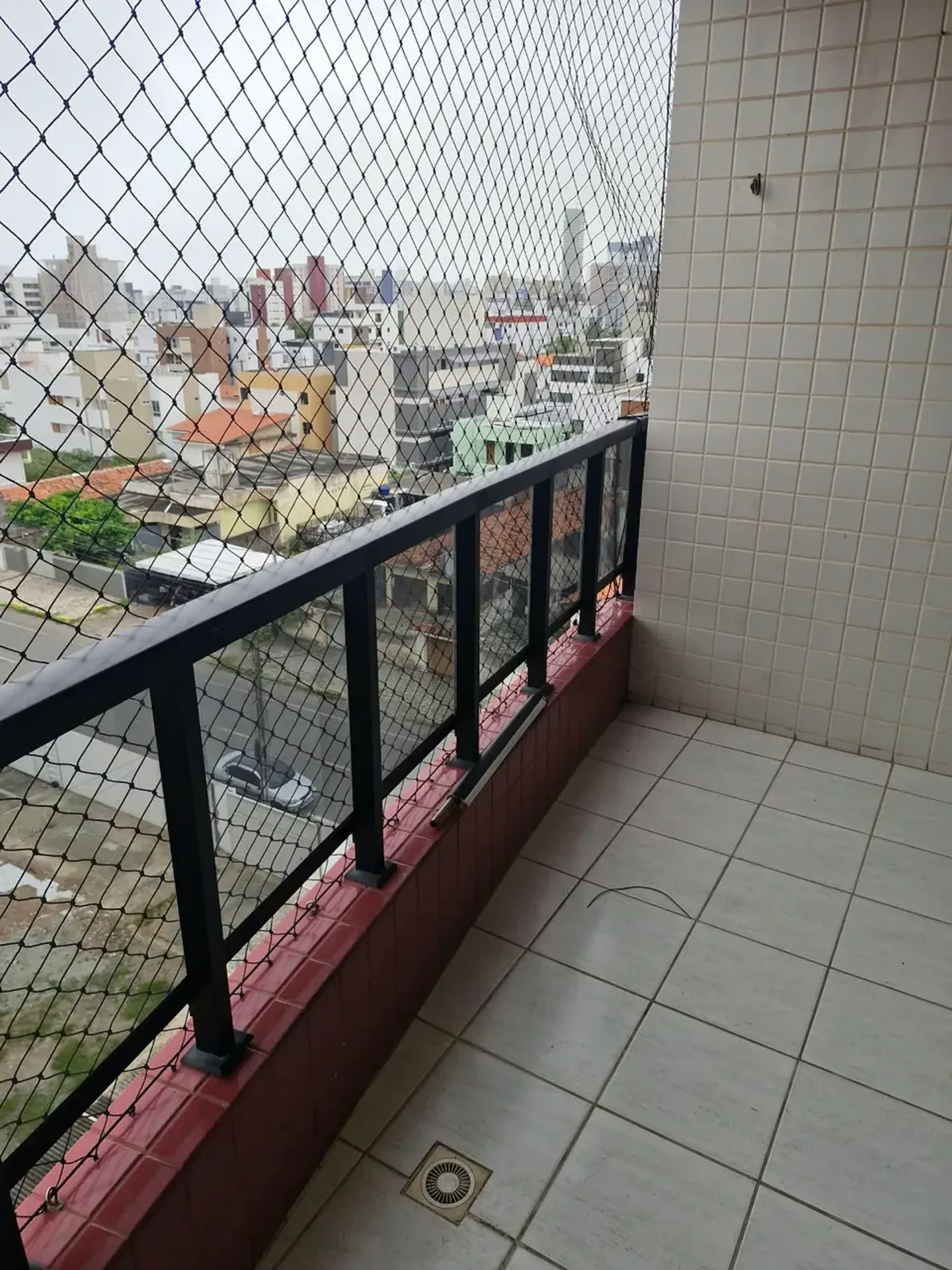 3-bedroom apartment in a building with a pool — photo 9