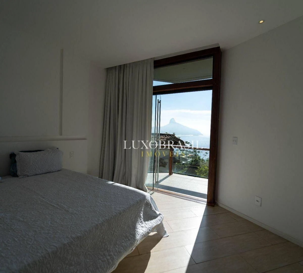 Будинок із 6 люксами та 9 ванними 750 м² — photo 42