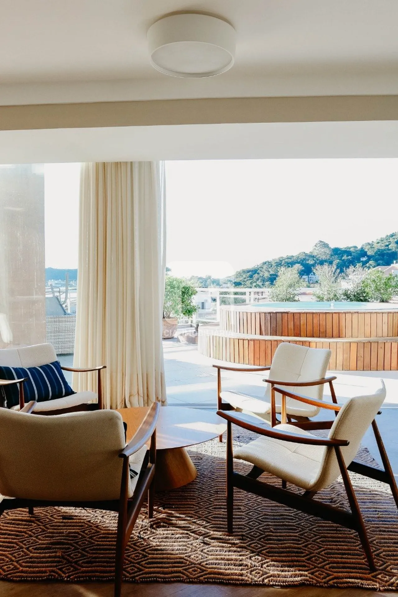 3-bedroom apartment with a private pool in Florianópolis — photo 29