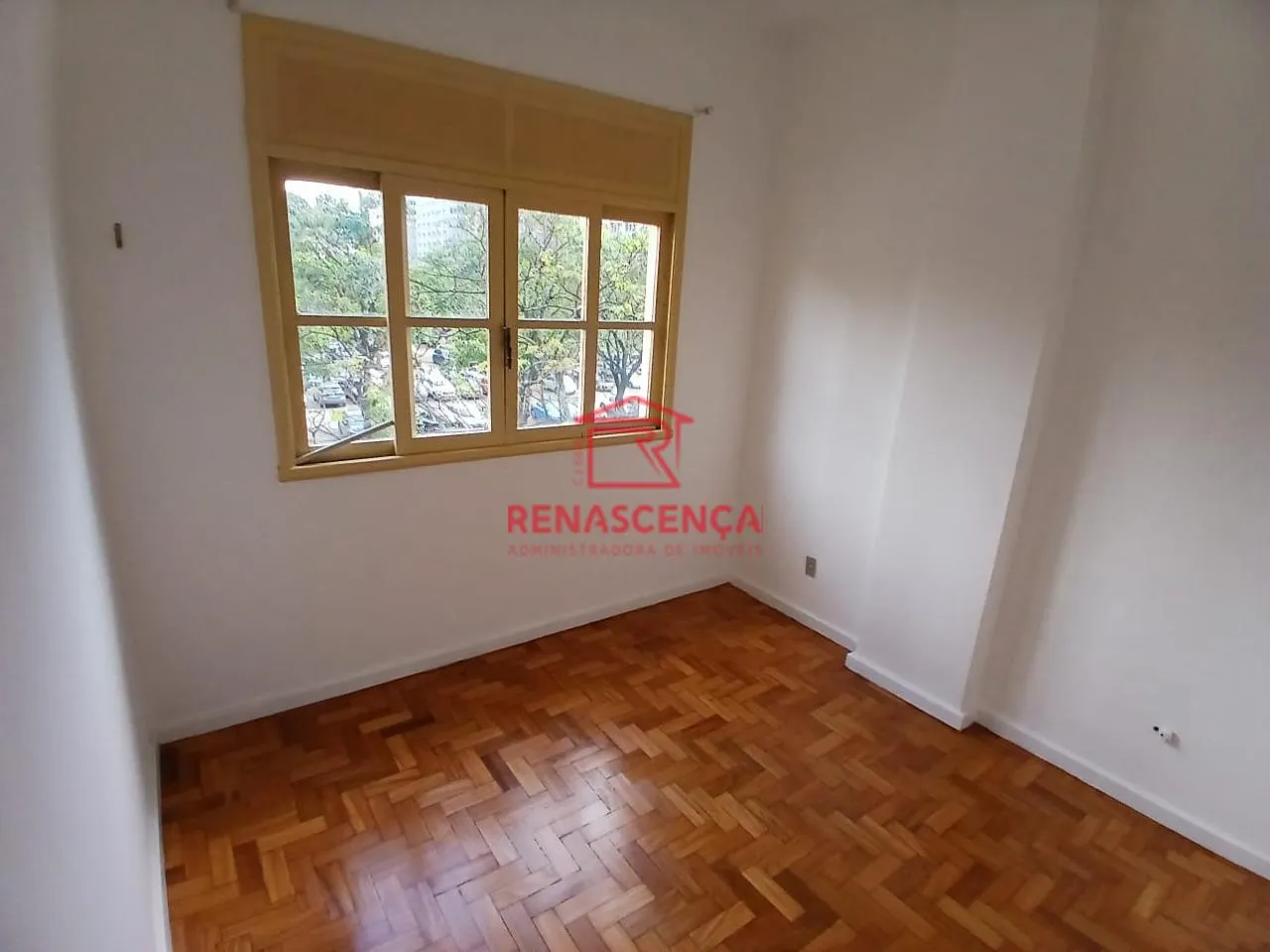 Apartment on the 3rd floor with wood or laminate floors — photo 8
