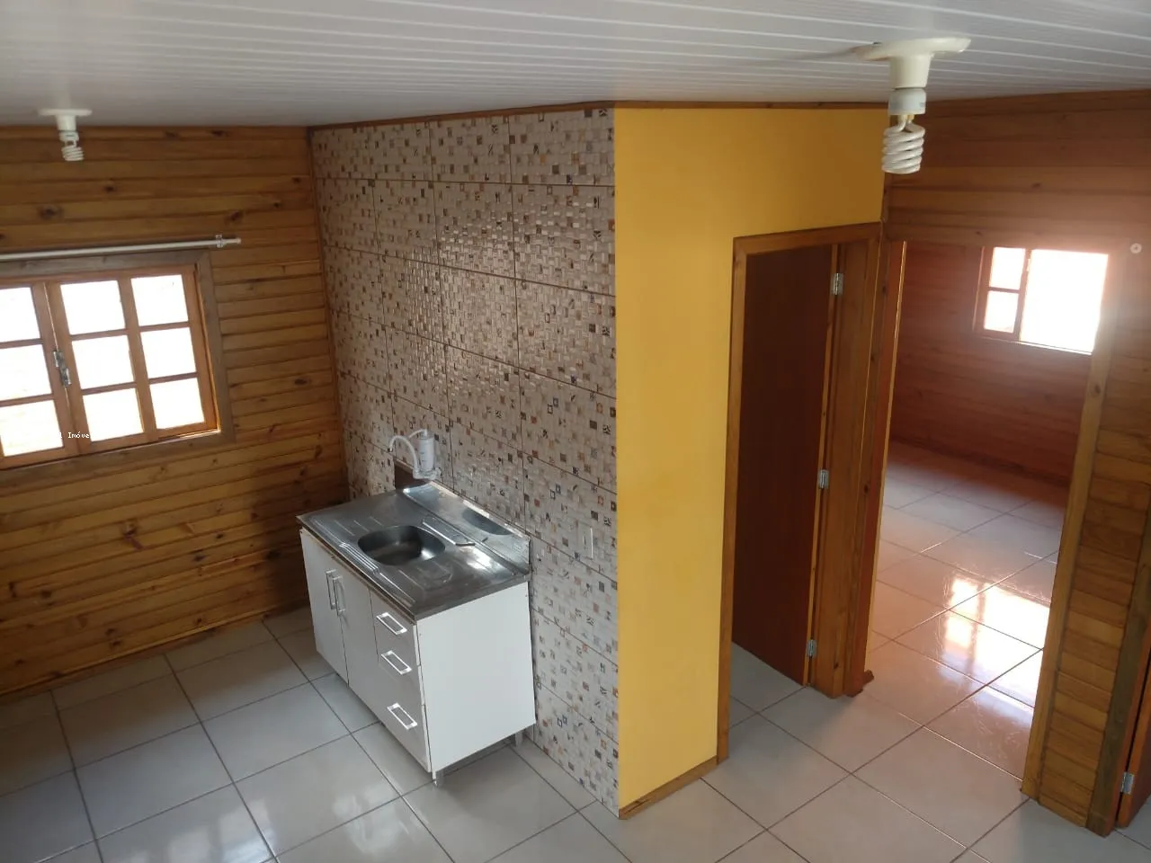Casa de 60 m² com 2 dormitórios e 1 banheiro