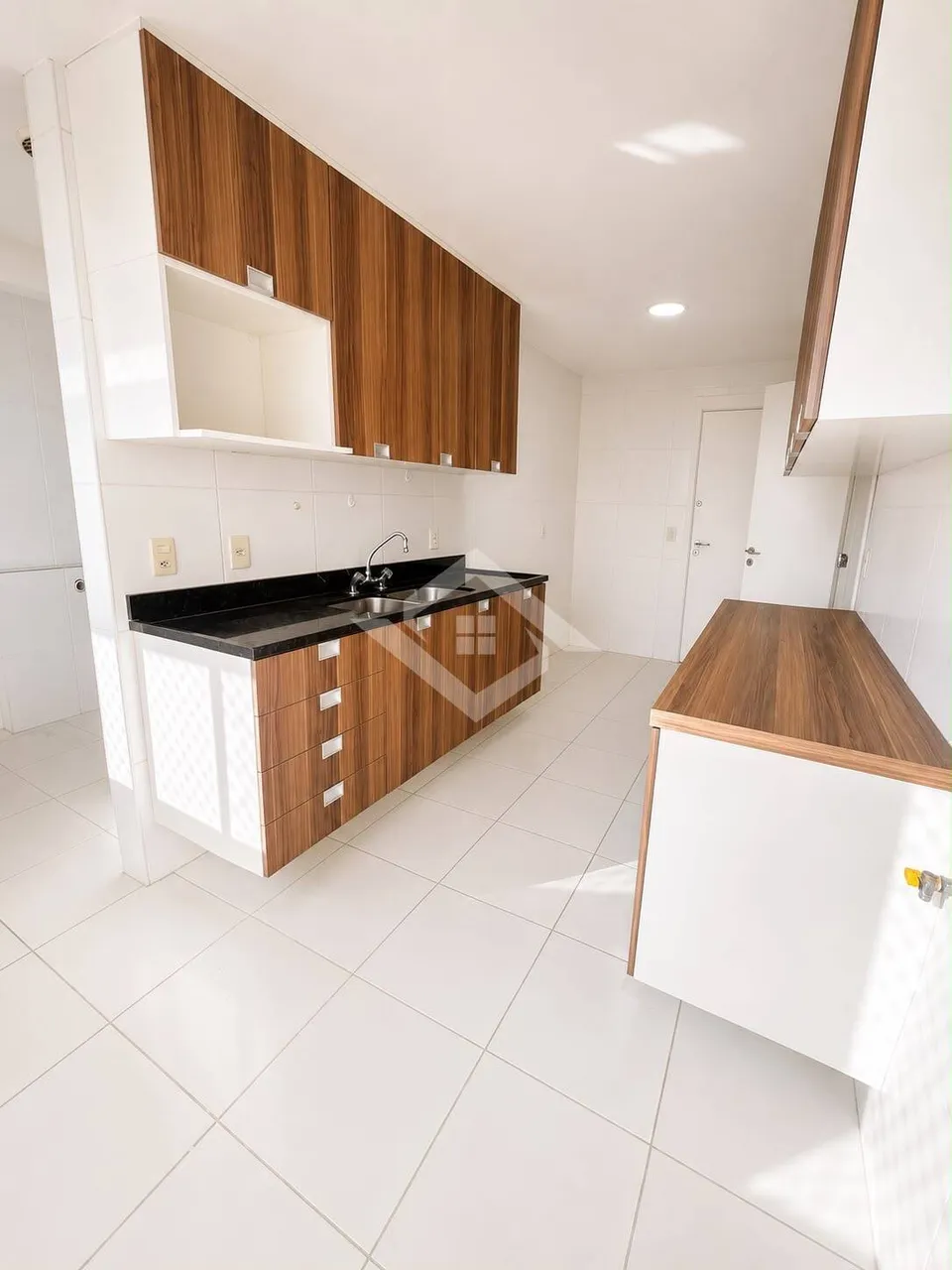 Apartment with 4 bedrooms and 5 bathrooms, 2 parking spots — photo 2