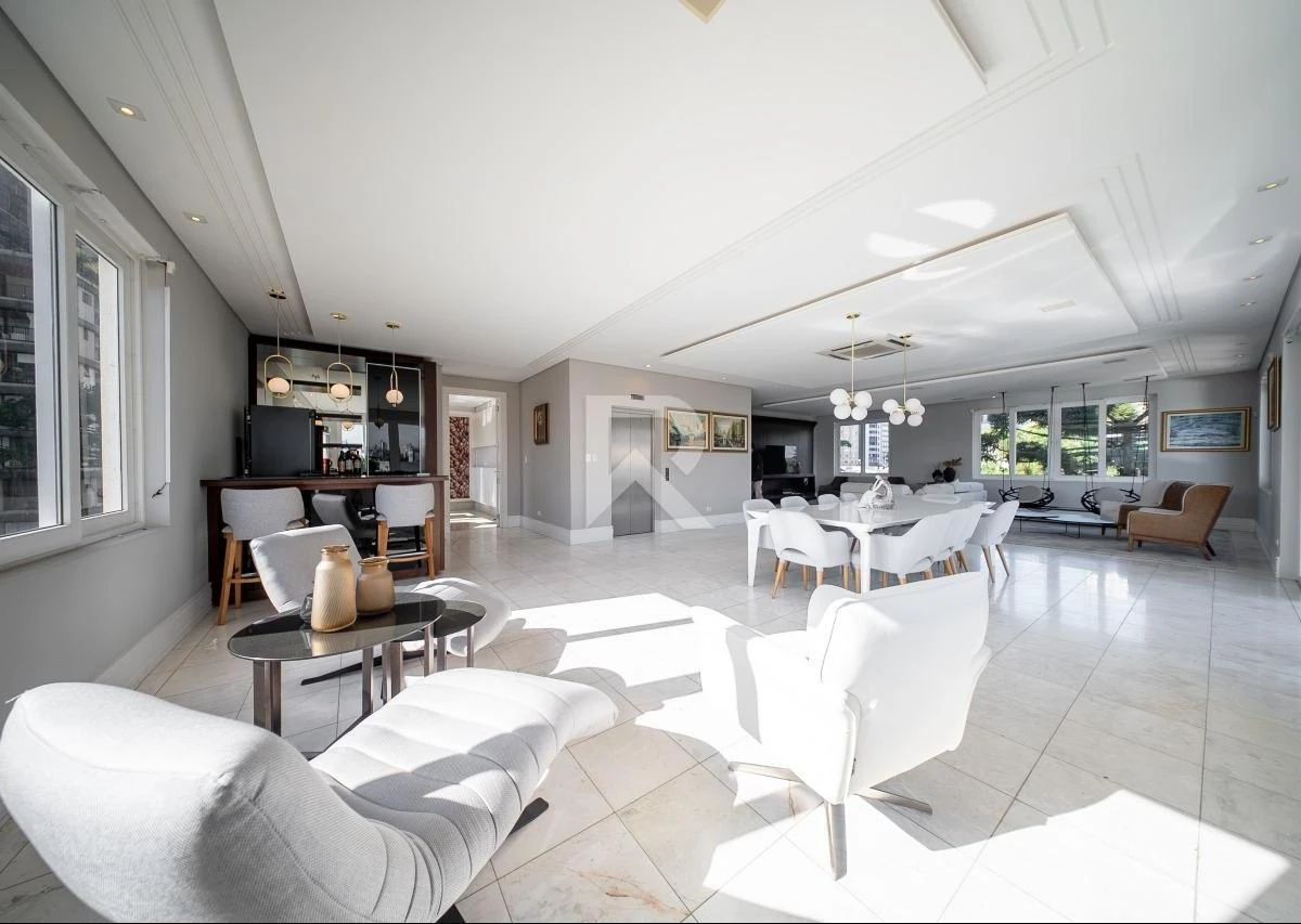 344 m² apartment with floor-to-ceiling windows and a bathtub — photo 31
