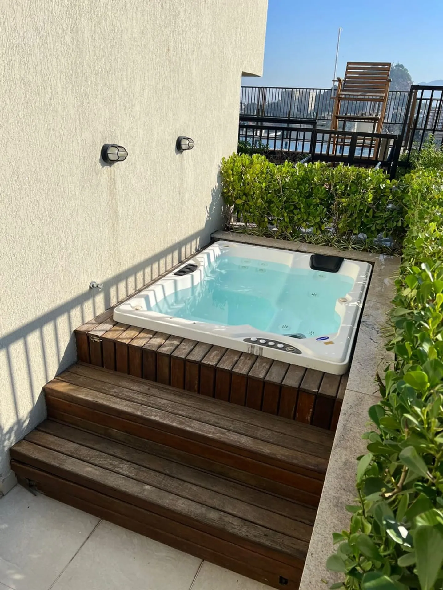 One-bedroom apartment in a building with a sauna — photo 17