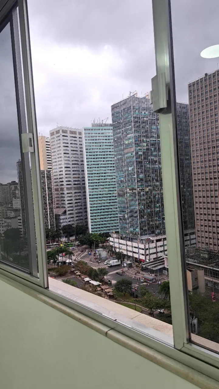 2-bedroom apartment in a building with a gym — photo 3