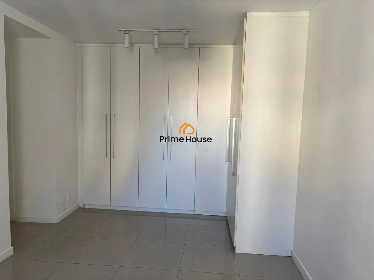 313 m² apartment with 5 bedrooms and 5 bathrooms — photo 3