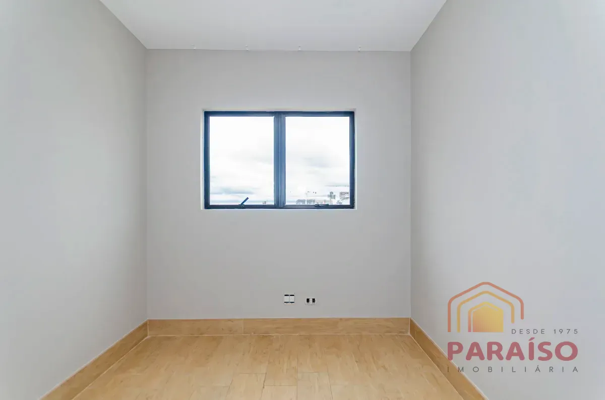 3-bedroom apartment in a building with a gym — photo 35
