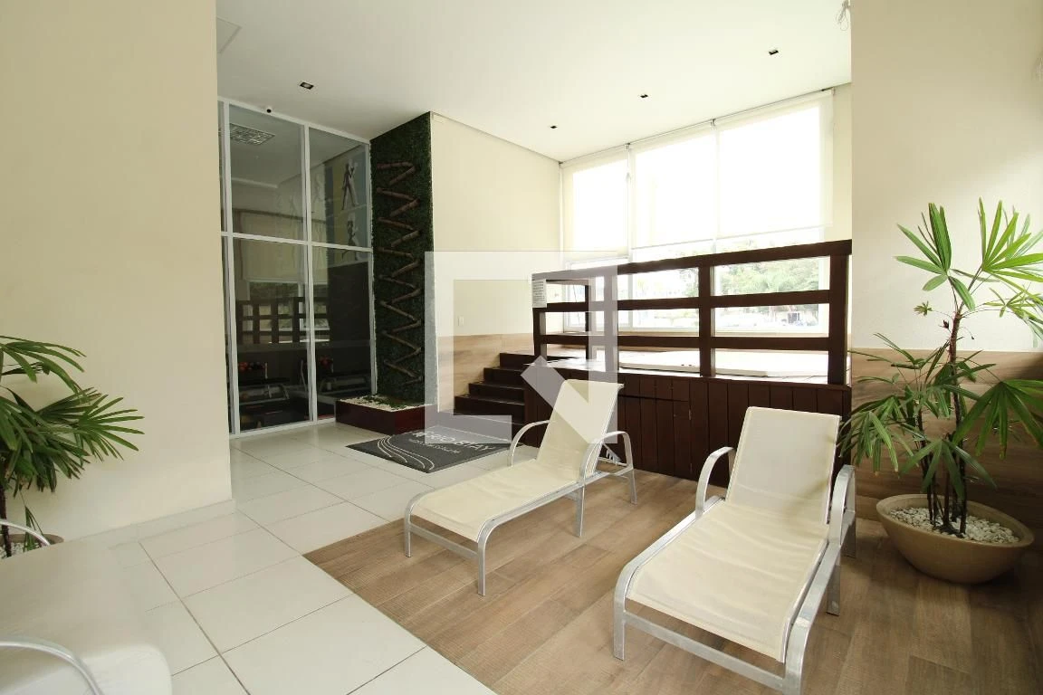 1-bedroom apartment with a glassed-in balcony — photo 37