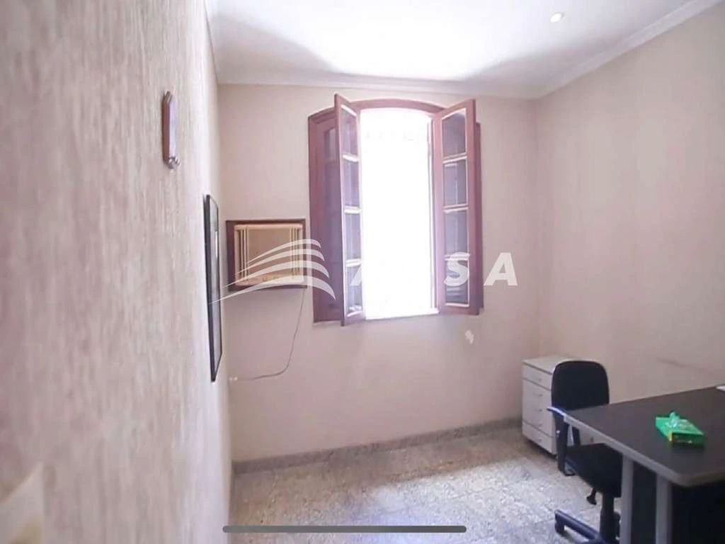 Duplex house with 4 bedrooms, 5 baths and a gas stove — photo 17