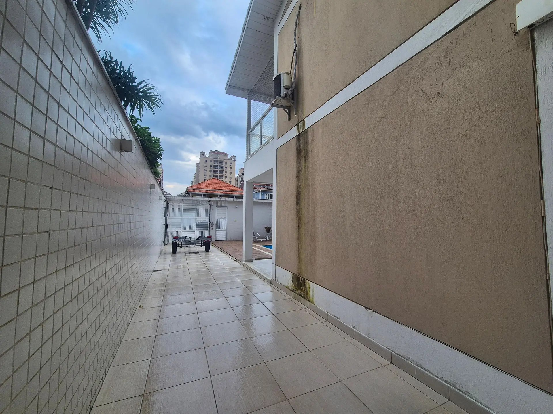 Garden in a 5-bedroom house, 400 m² — photo 76