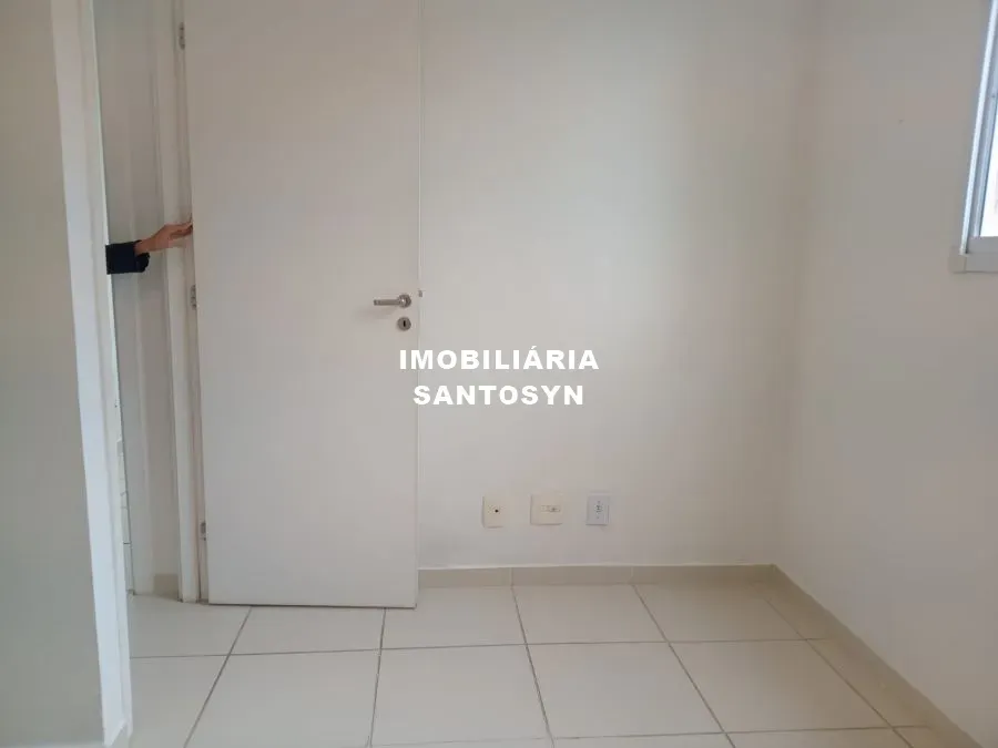 2-bedroom apartment in a building with a gym — photo 7