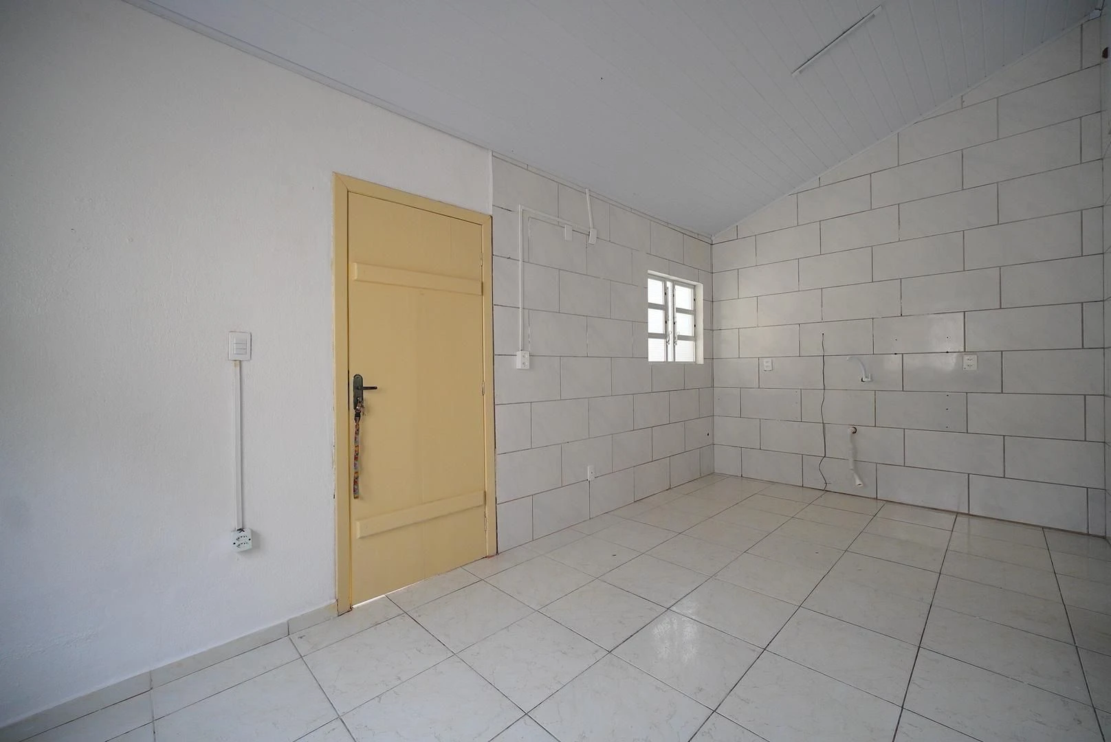One-bedroom house with a garden — photo 13