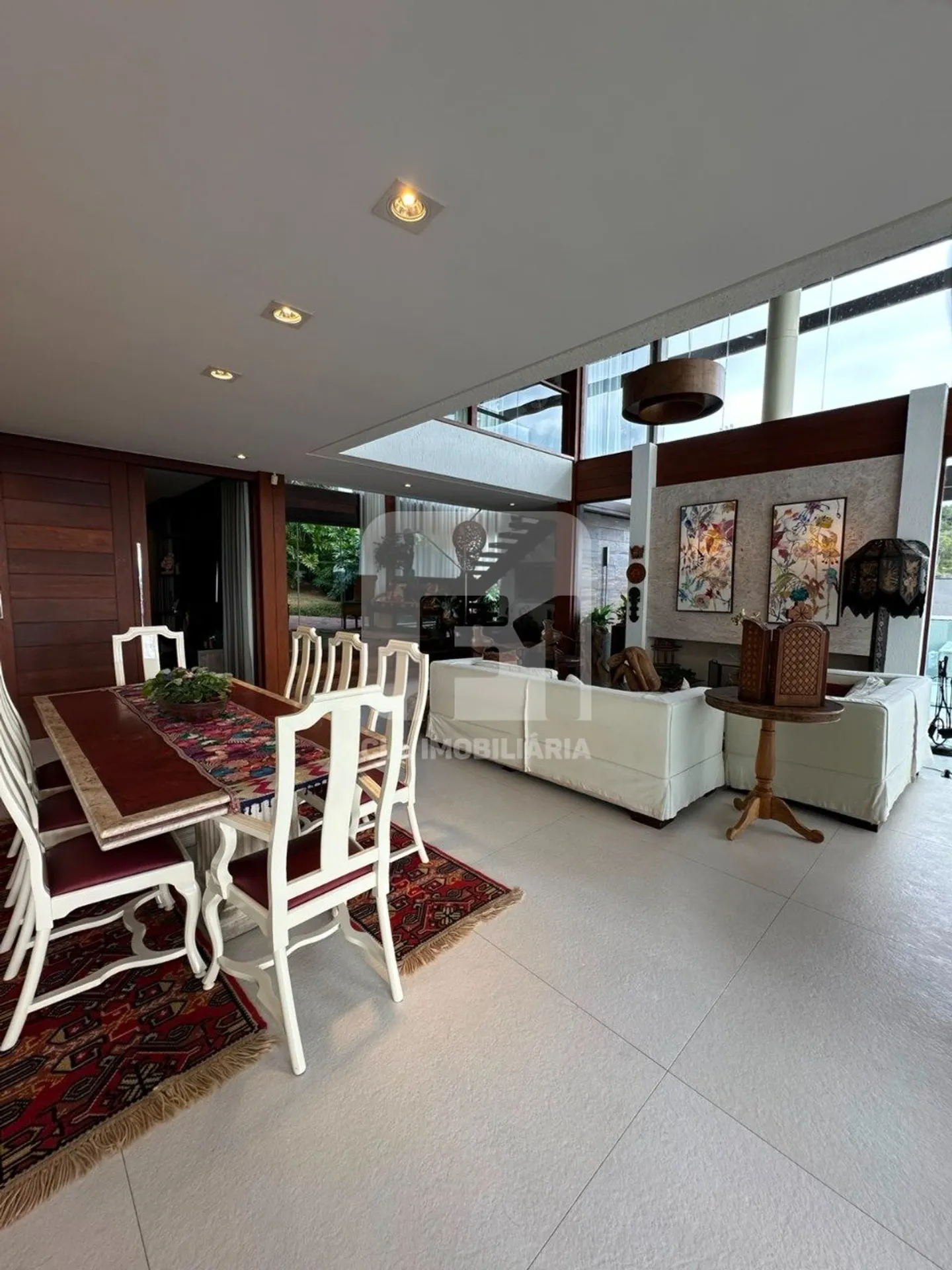 Furnished house with 6 bedrooms and 650 m² total — photo 38