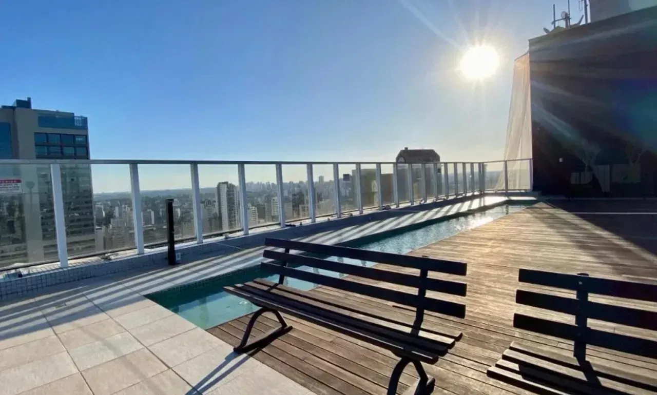 1-bedroom 1-bath apartment with a balcony — photo 4