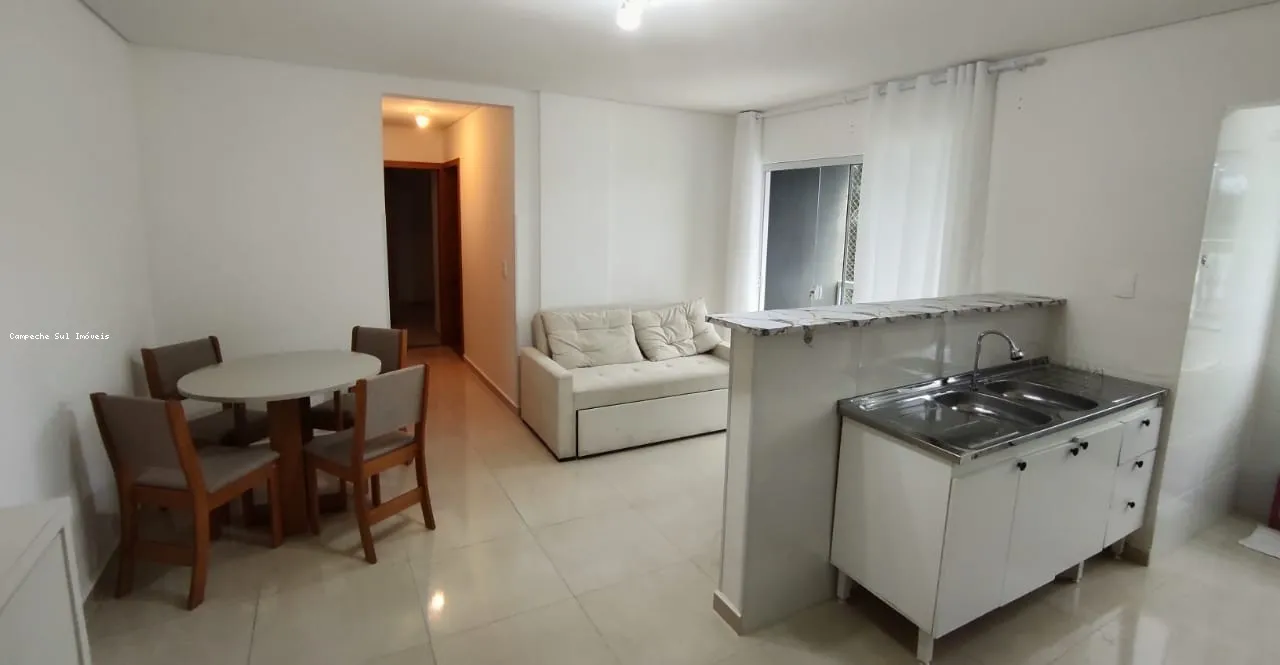 Стиральная машина и 2 спальни: квартира 75 м²