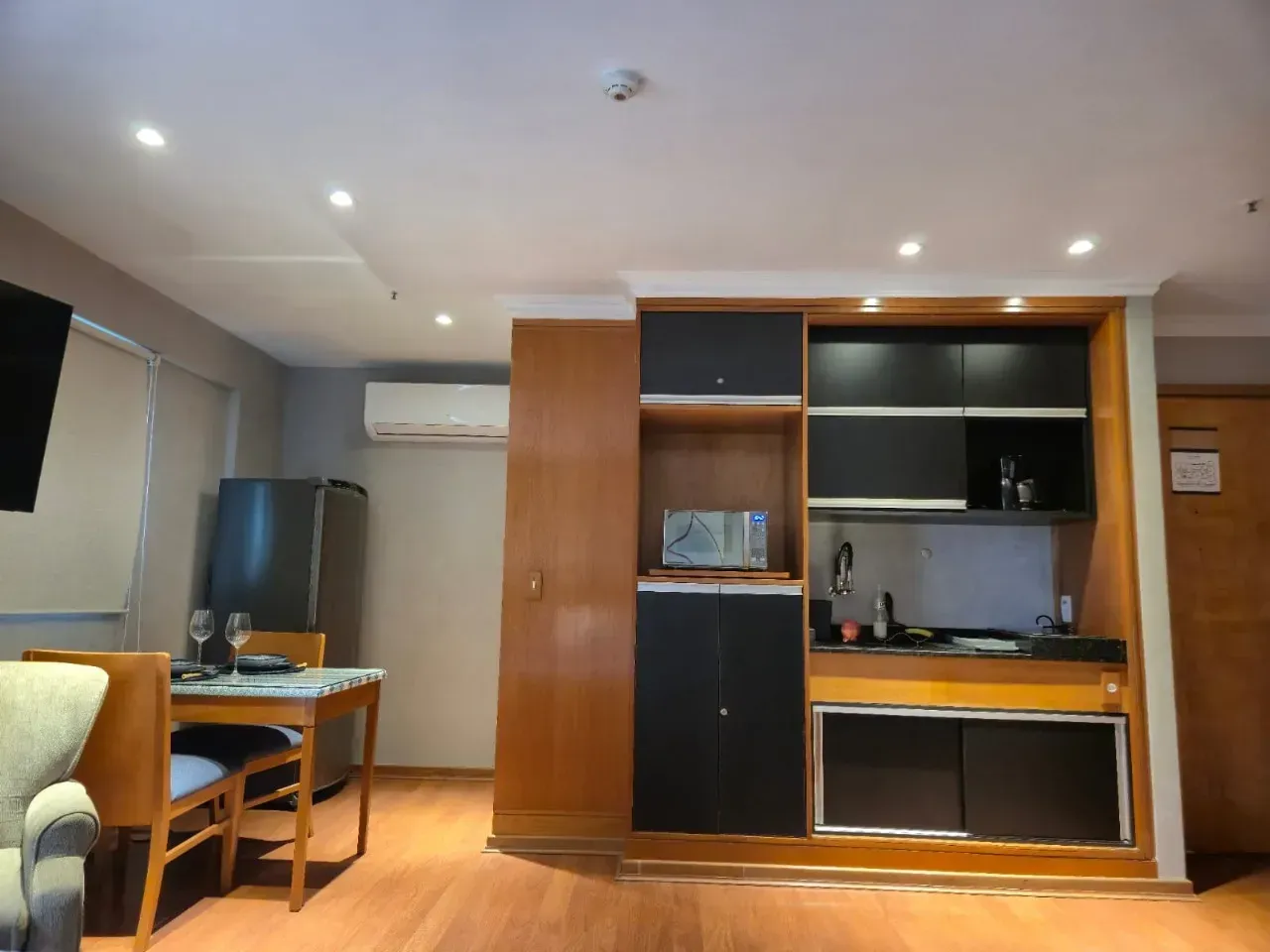 Квартира 30 м² з 1 спальнею та балконом — photo 2