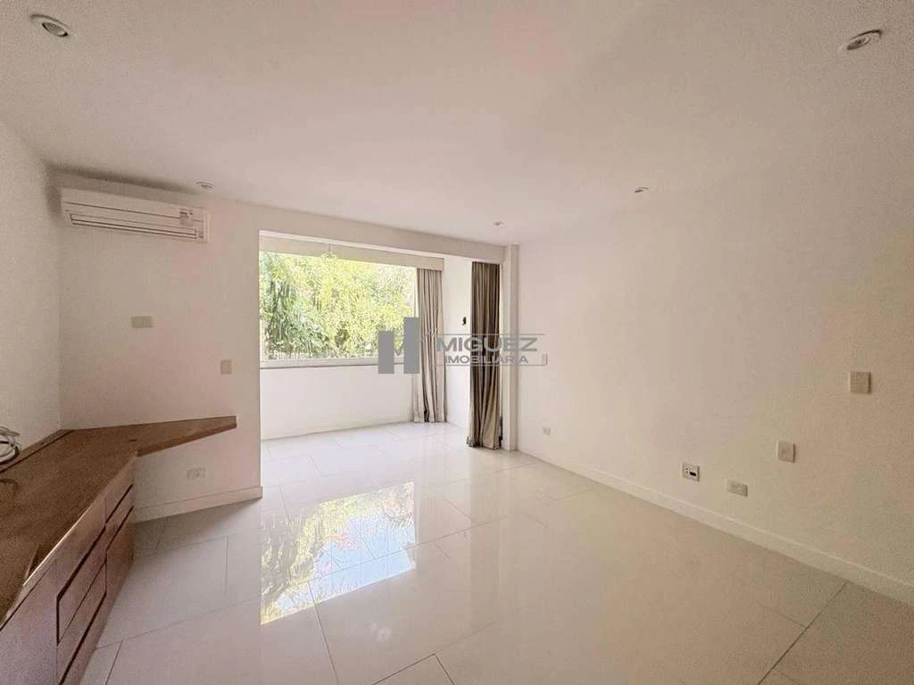 273 m² triplex house with 3 parking spaces and 5 baths — photo 18