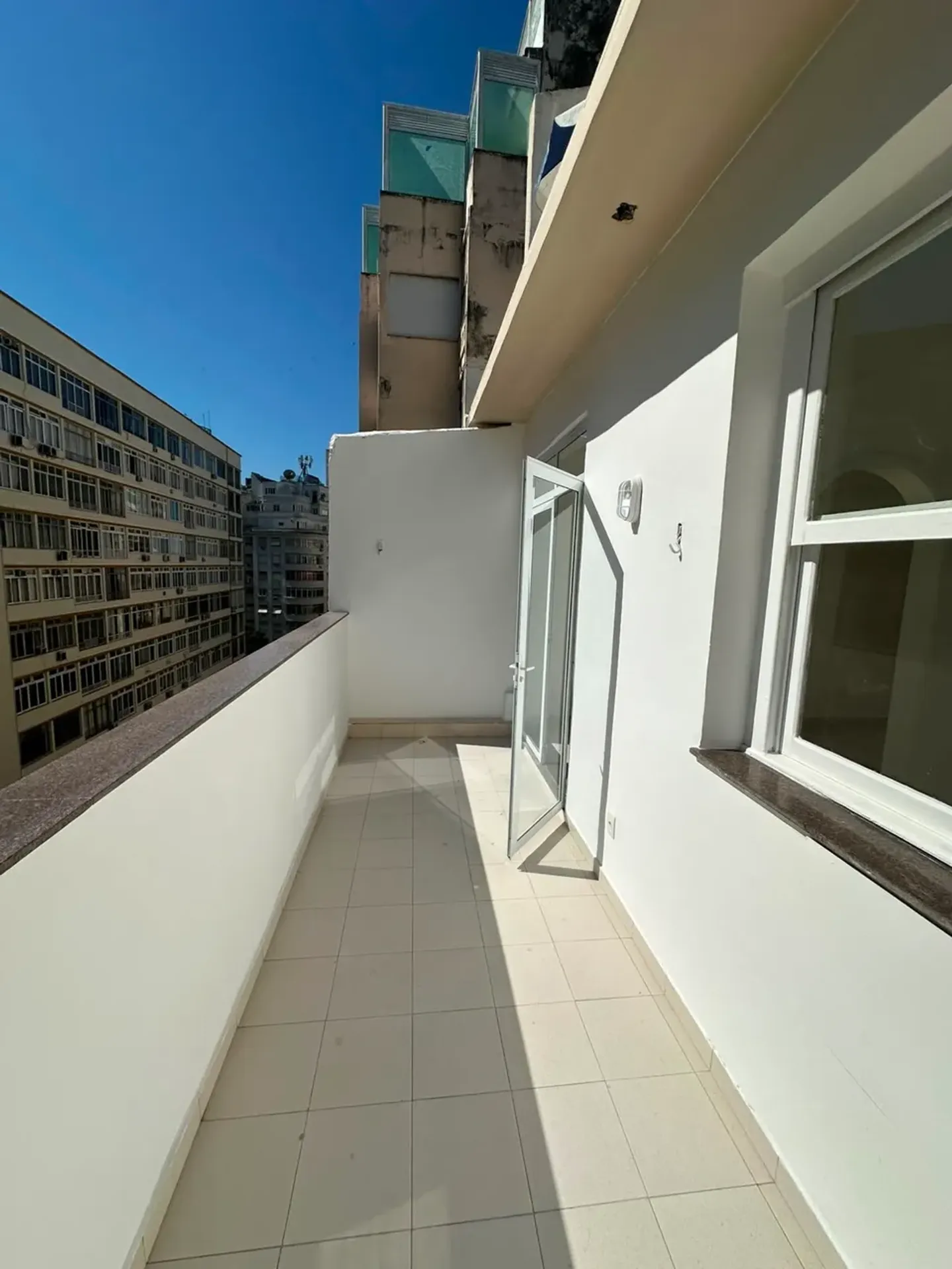 Apartment with 2 bedrooms, 2 bathrooms and balcony — photo 2