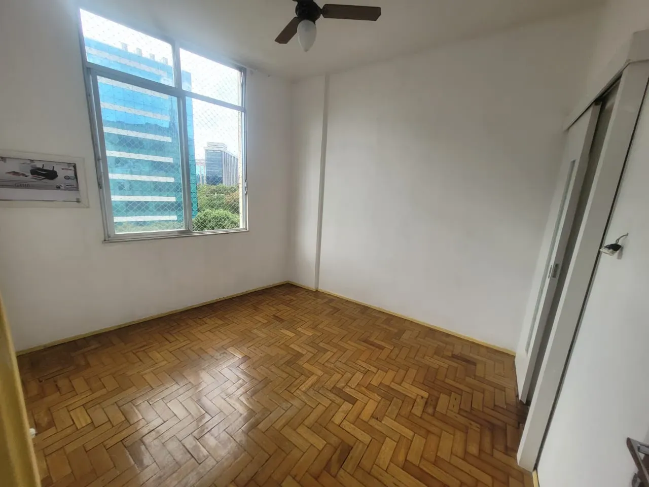 Apartment, 32 m², with wood or laminate floors — photo 10
