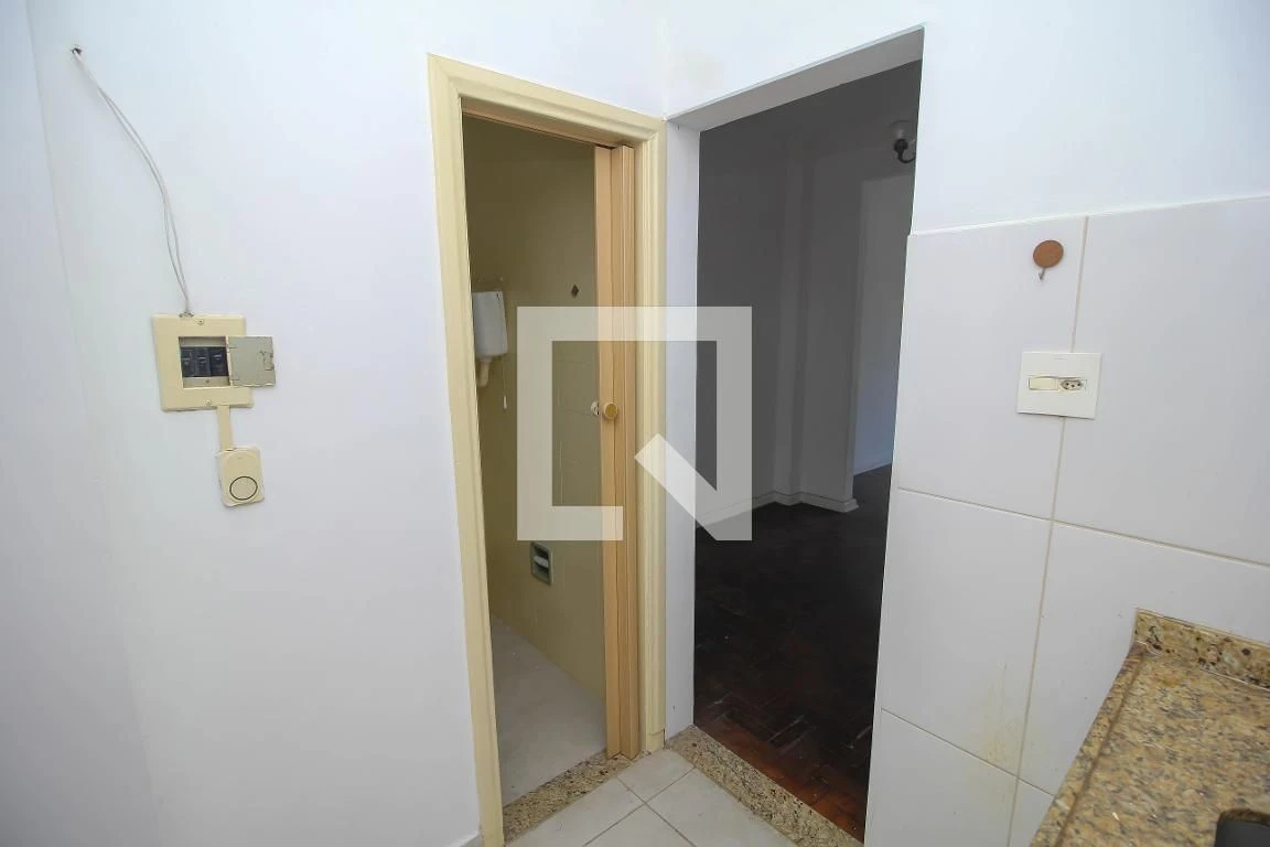 Studio, 40 m², with wood or laminate floors — photo 15