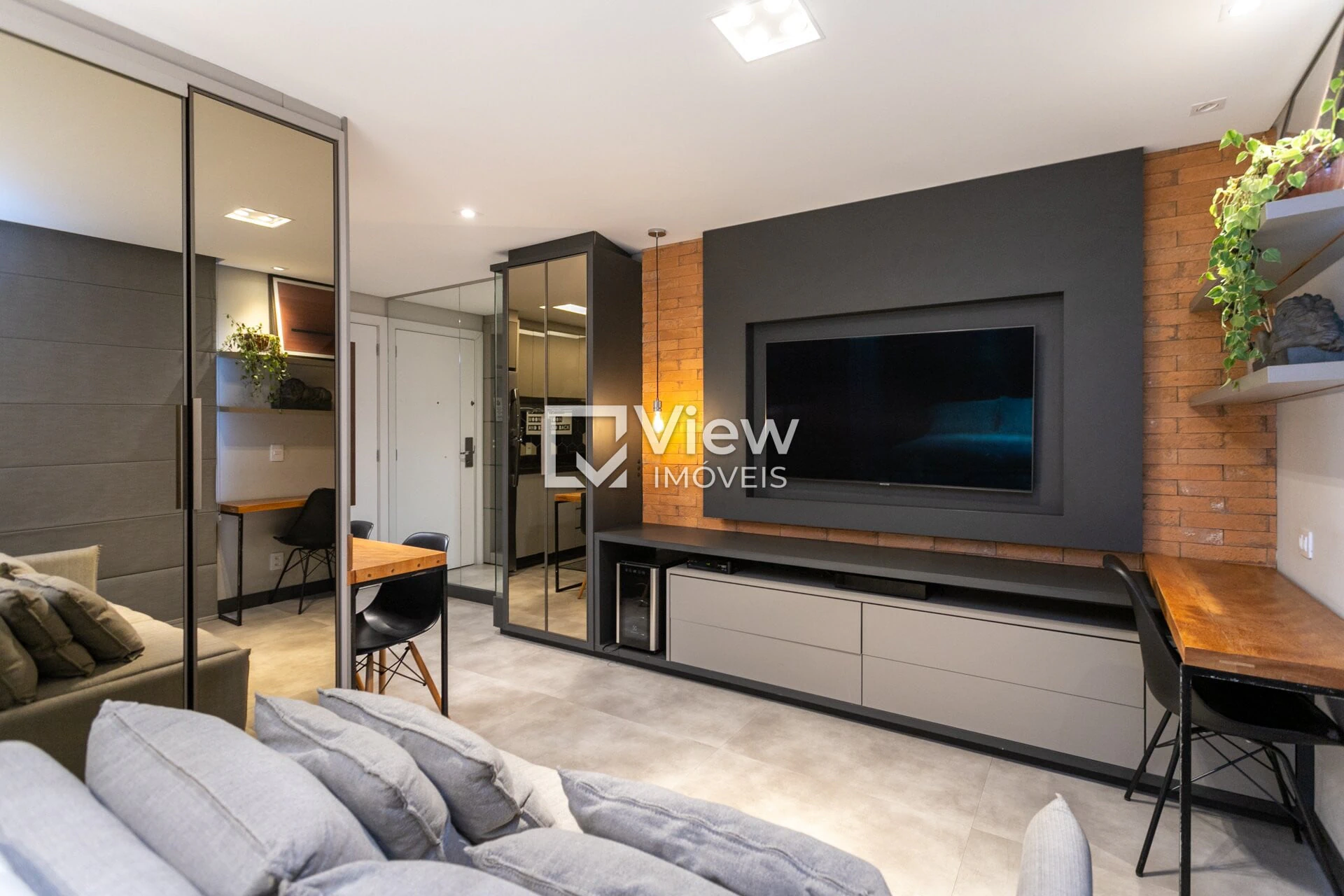 Furnished studio, 35 m², with floor-to-ceiling windows — photo 11