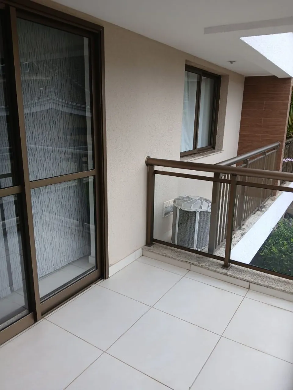 One-bedroom apartment in a building with a gym — photo 6