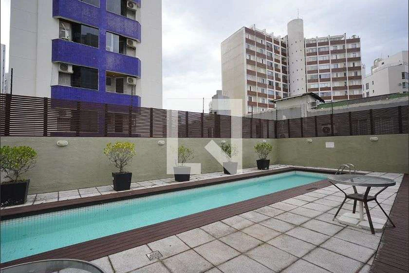 Furnished 1-bedroom apartment with an open kitchen — photo 19